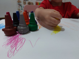 Giz de cera com encaixe